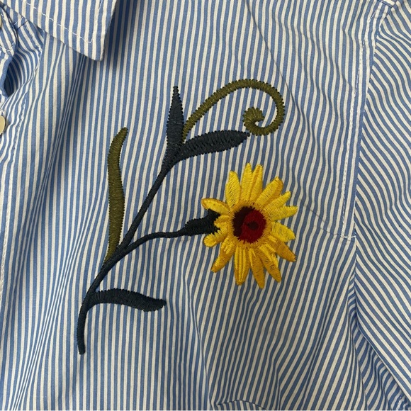 Talbots embroidered blue striped dress shirt, Size XS - Picture 4 of 9